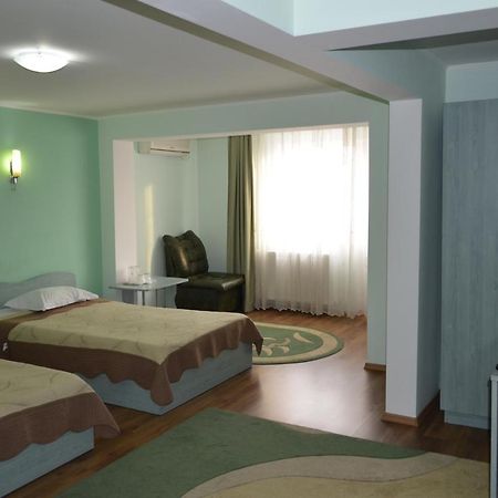 Hotel Casa Alba Râmnicu Vâlcea Exterior foto