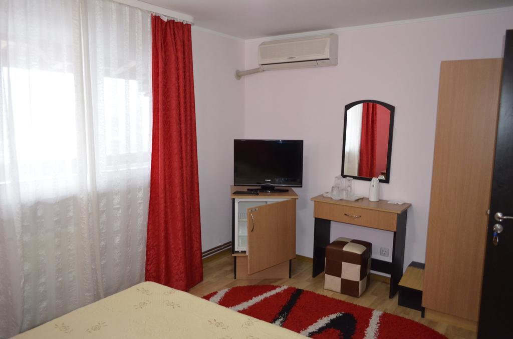 Hotel Casa Alba Râmnicu Vâlcea Exterior foto