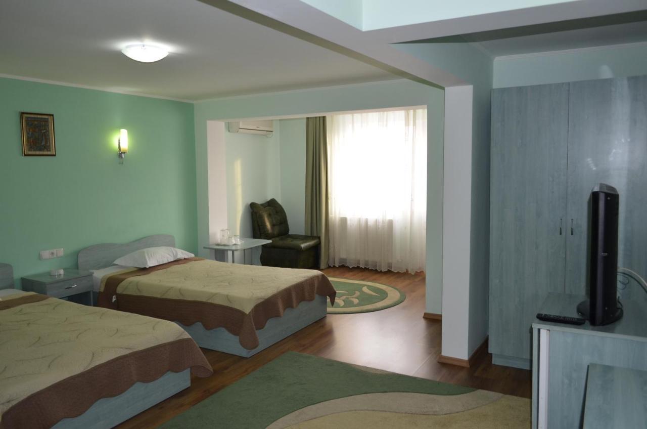 Hotel Casa Alba Râmnicu Vâlcea Exterior foto